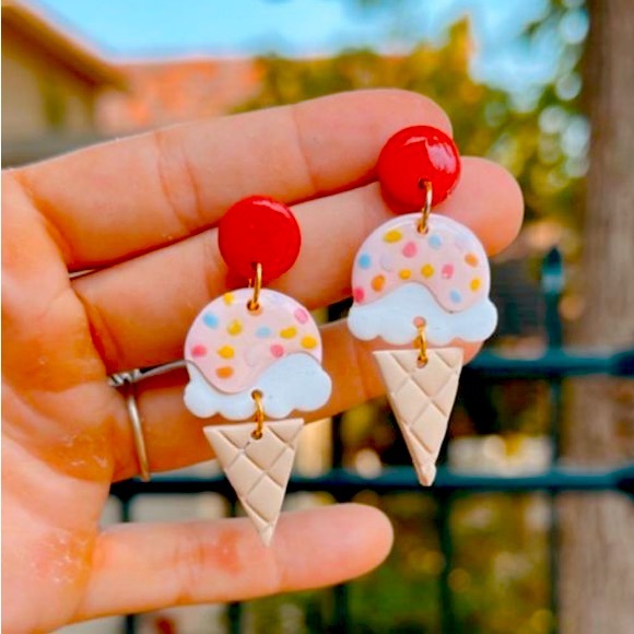 Ice cream cone earrings - Picture 1 of 1